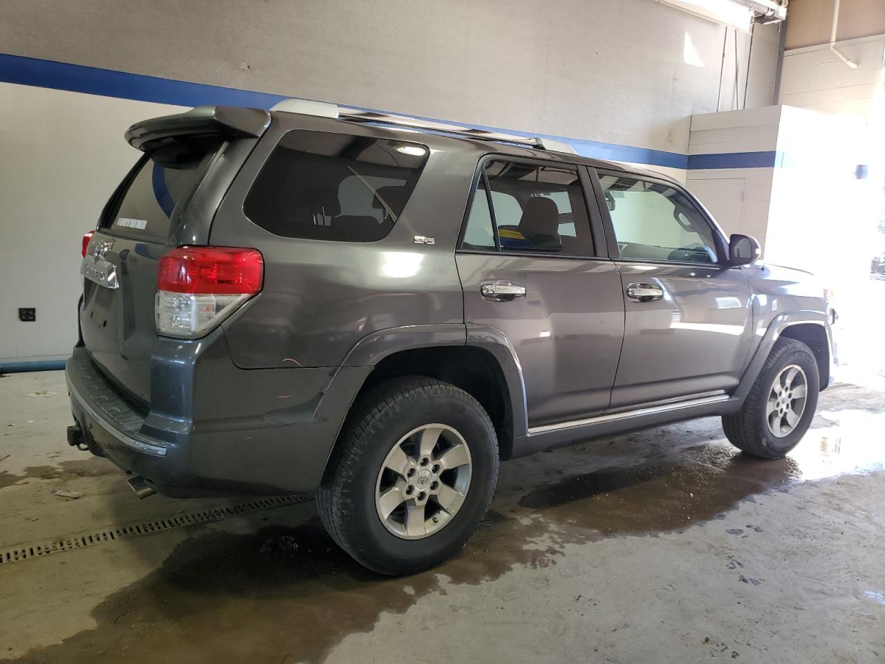 2010 Toyota 4Runner VIN JTEBU5JR7A5022262 Copart auction photo, front end damage thumbnail 3