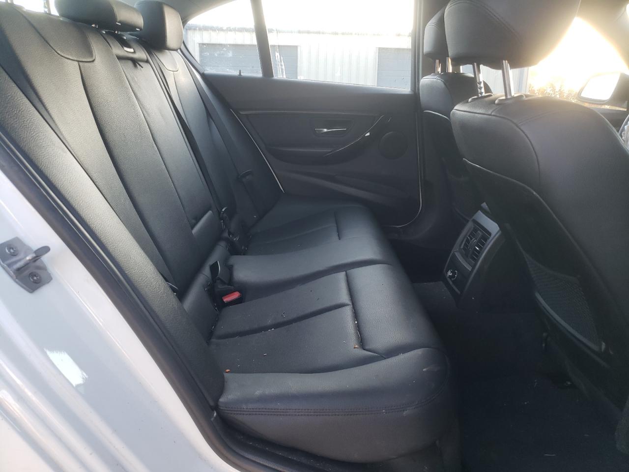 2015 BMW 3er VIN WBA3B5G55FNS13332 Copart auction photo, front end / undercarriage damage thumbnail 10