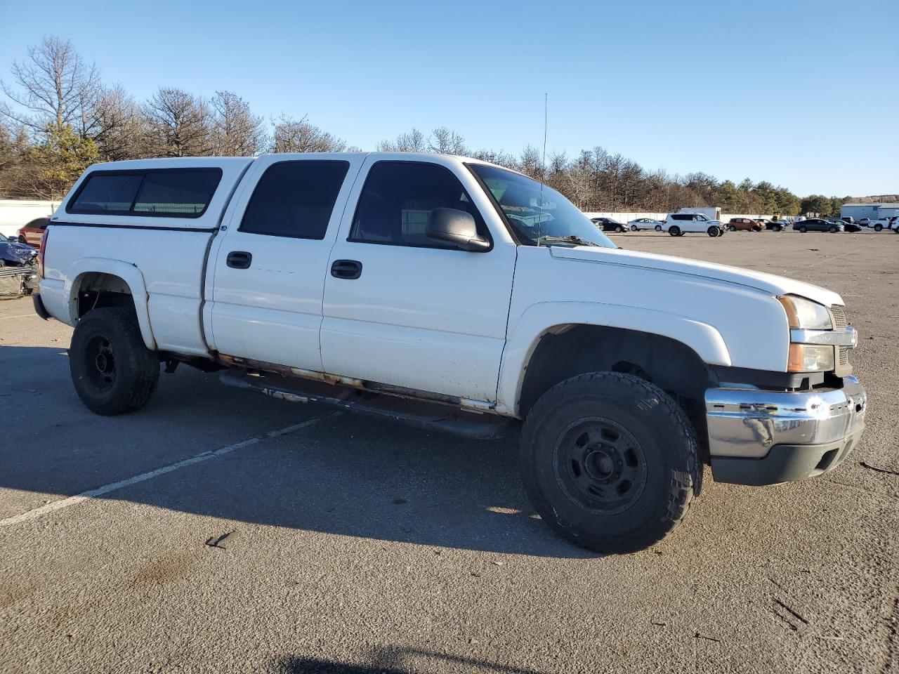 2003 Chevrolet Silverado VIN 1GCHK23163F233234 Copart auction photo, front end / side damage thumbnail 4