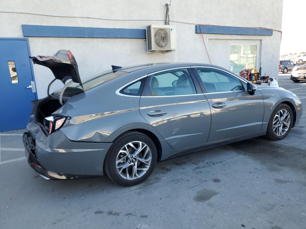 2020 Hyundai Sonata VIN 5NPEL4JA5LH042182 Copart auction photo, rear end / side damage thumbnail 3