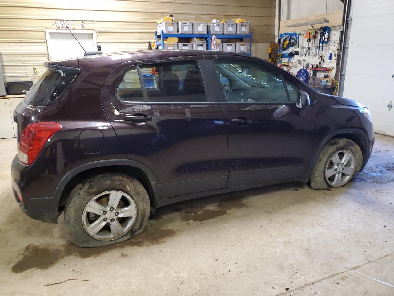 2021 Chevrolet Trax VIN KL7CJNSB8MB318199 Copart auction photo, all over damage thumbnail 3