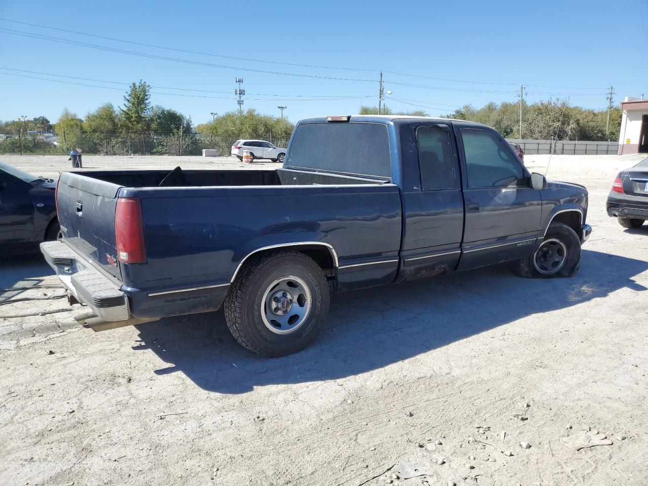 1998 GMC Sierra VIN 1GTEC19M8WE556142 Copart auction photo, side / front end damage thumbnail 3