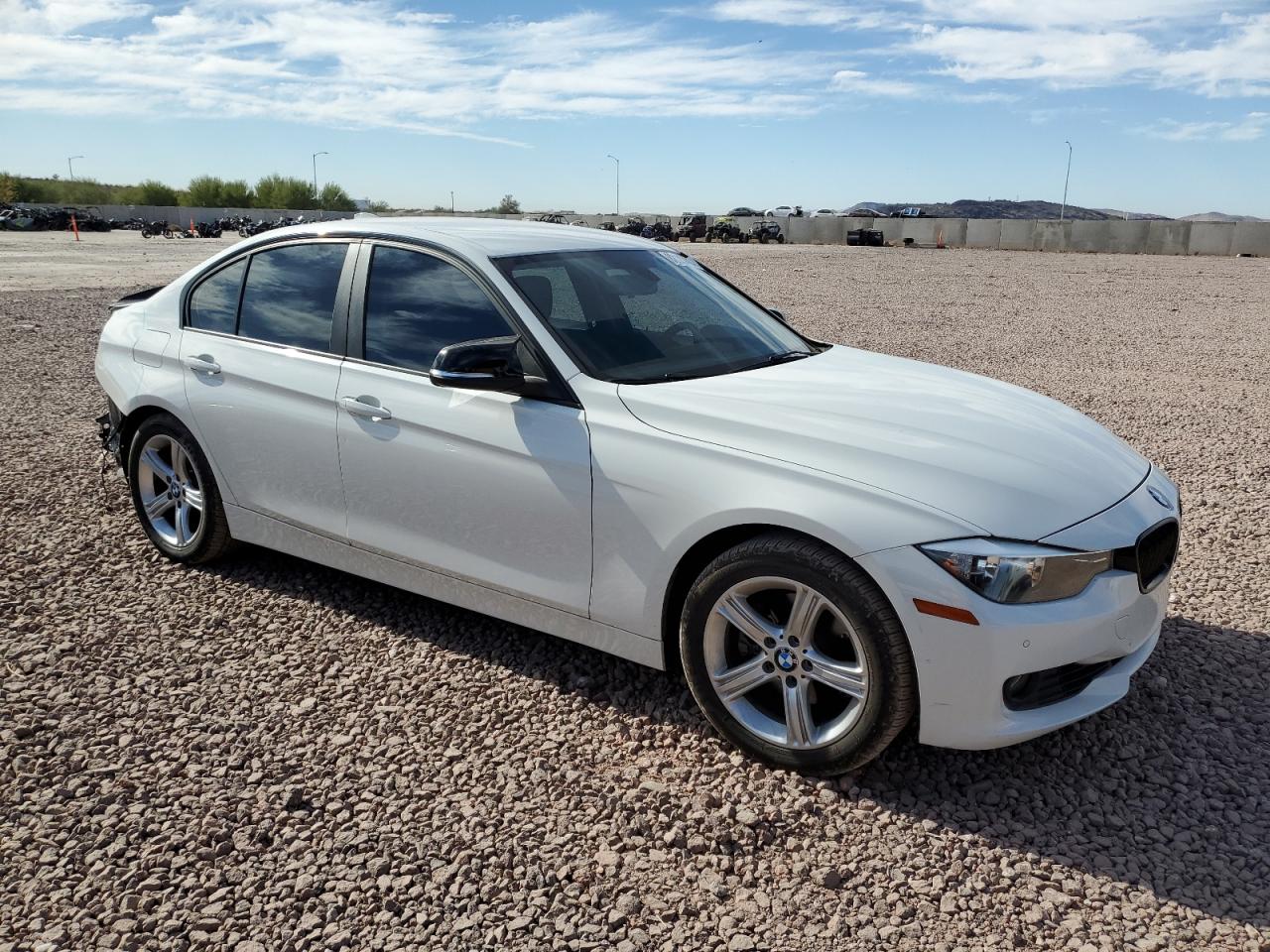 2014 BMW 3er VIN WBA3A5G5XENP31244 Copart auction photo, front end damage thumbnail 4