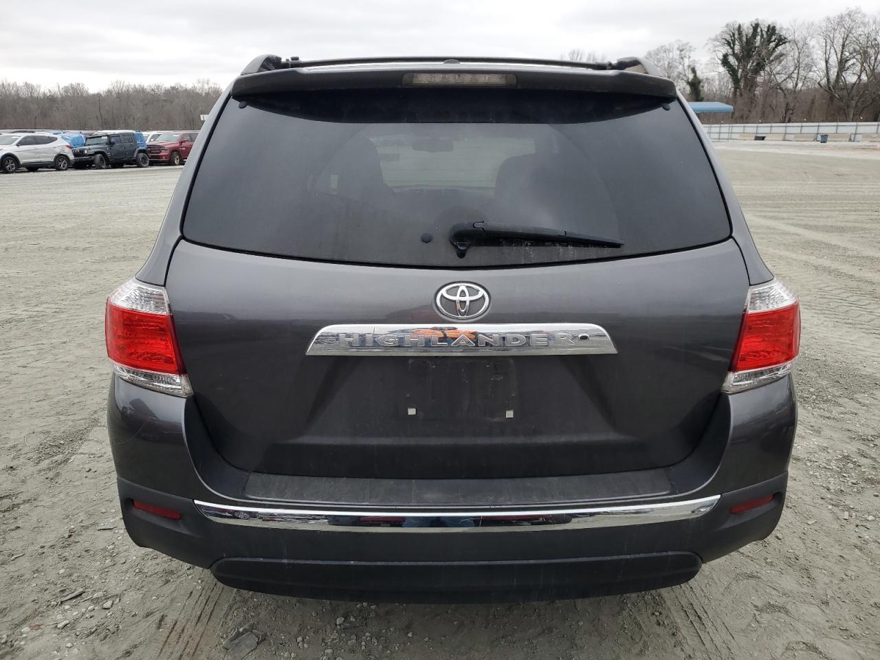 2011 Toyota Highlander VIN 5TDZK3EH8BS024662 Copart auction photo, front end damage thumbnail 6