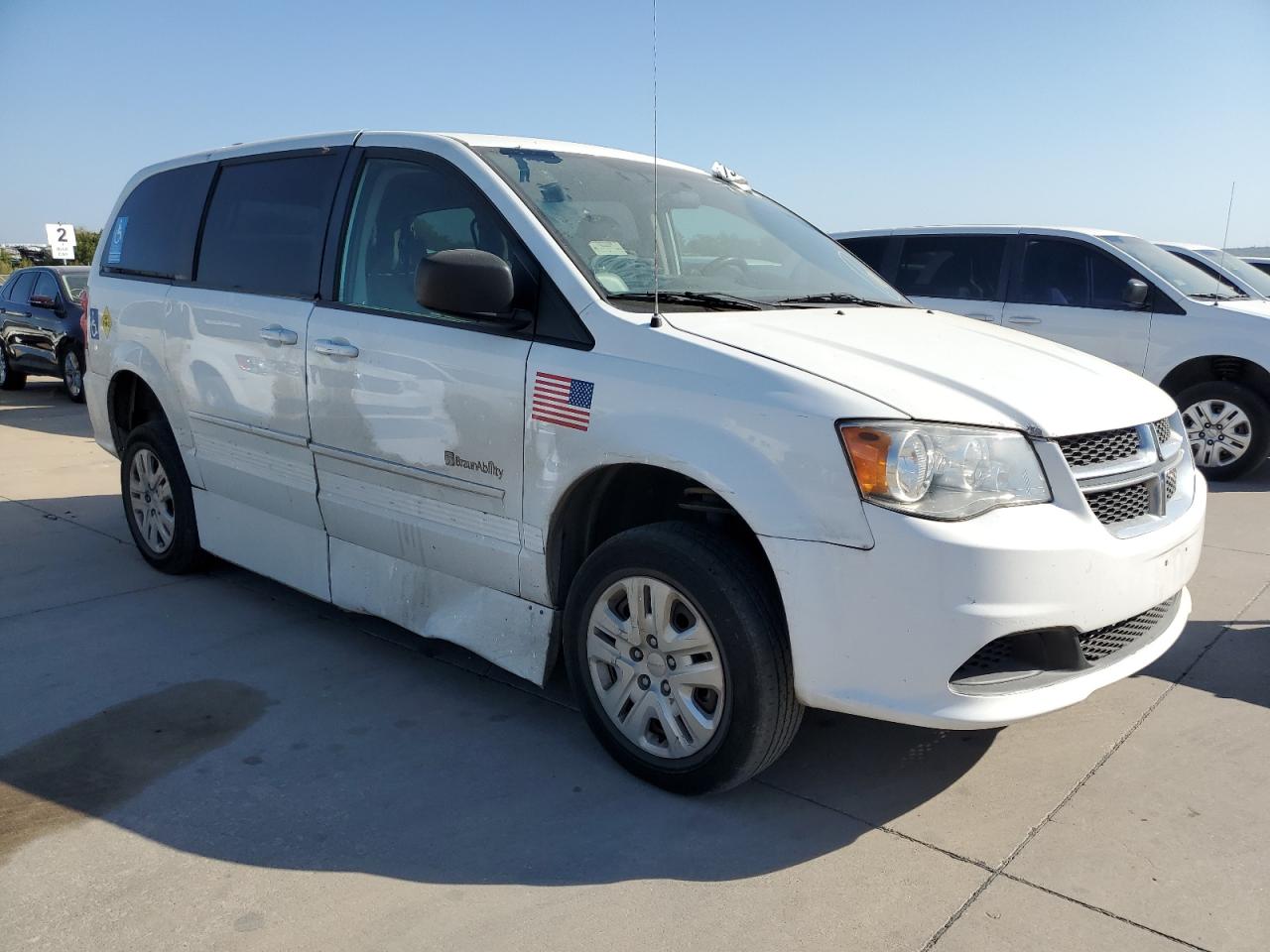 2017 Dodge Caravan VIN 2C4RDGBG2HR776162 Copart auction photo, minor dent/scratches damage thumbnail 4