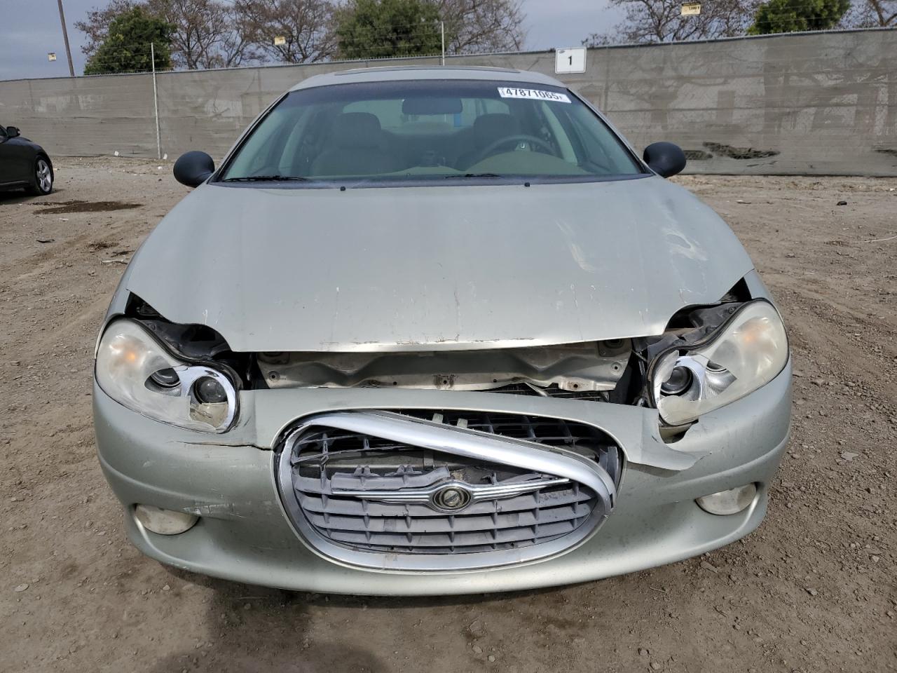 1999 Chrysler LHS VIN 2C3HC56G2XH737464 Copart auction photo, front end / minor dent/scratches damage thumbnail 5
