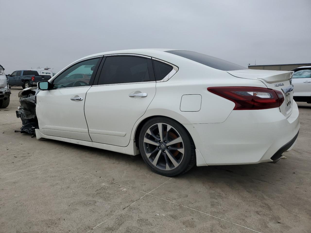 2017 Nissan Altima VIN 1N4AL3AP0HN348877 Copart auction photo, front end damage thumbnail 2