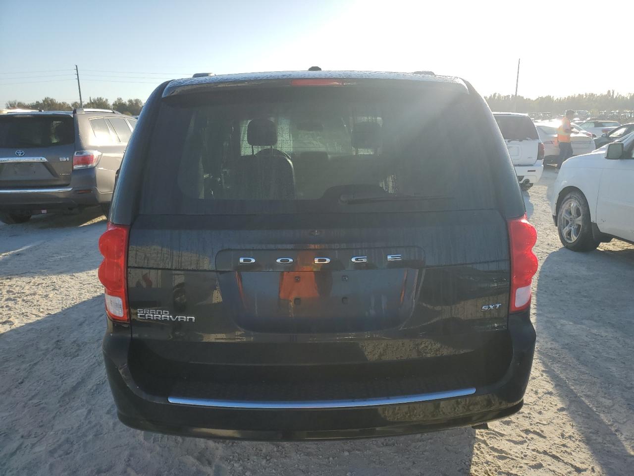 2015 Dodge Caravan VIN 2C4RDGCGXFR660624 Copart auction photo, water/flood damage thumbnail 6