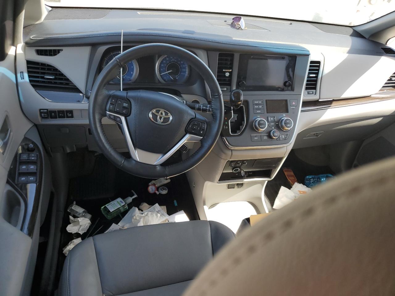 2017 Toyota Sienna VIN 5TDYZ3DC9HS797176 Copart auction photo, all over / water/flood damage thumbnail 8