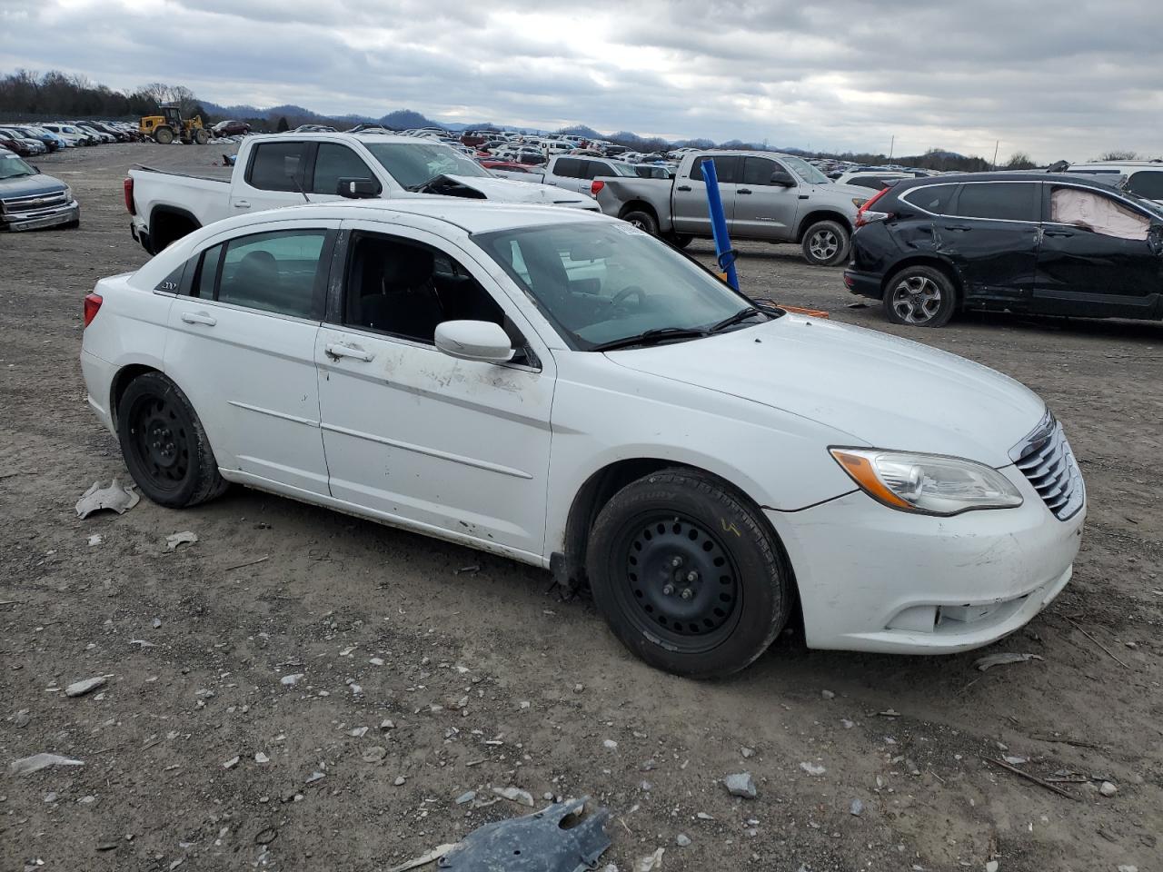 2014 Chrysler 200 VIN 1C3CCBAB8EN167561 Copart auction photo, front end / side damage thumbnail 4