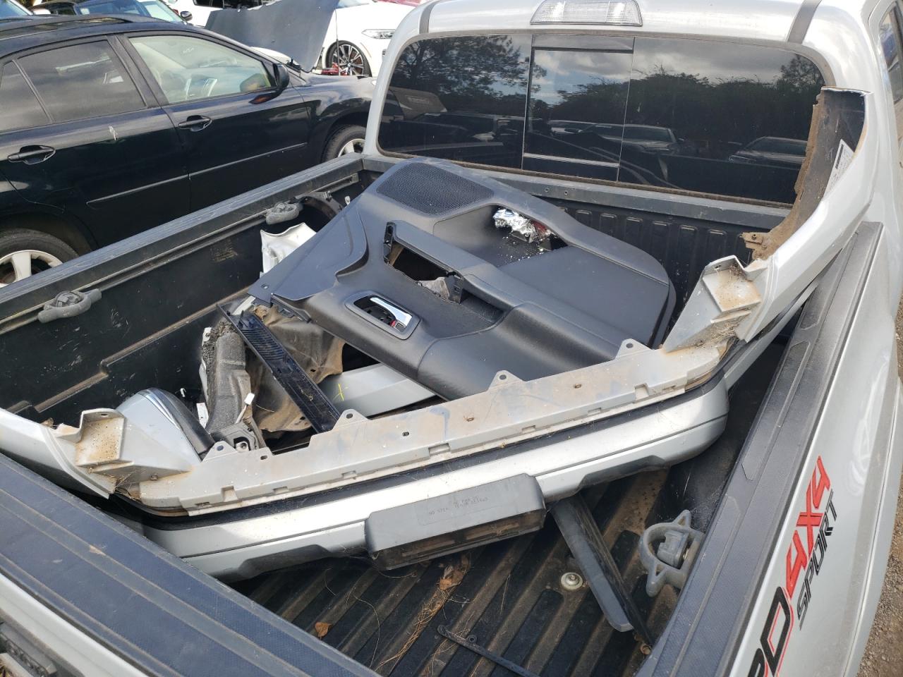 2021 Toyota Tacoma VIN 3TYCZ5AN0MT020718 Copart auction photo, side / front end damage thumbnail 12