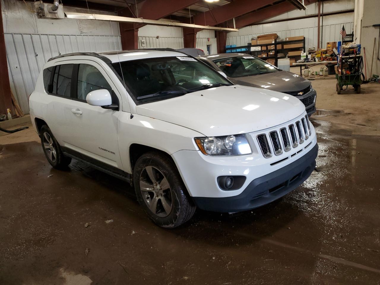 2016 Jeep Compass VIN 1C4NJCEA1GD784522 Copart auction photo, normal wear damage thumbnail 4