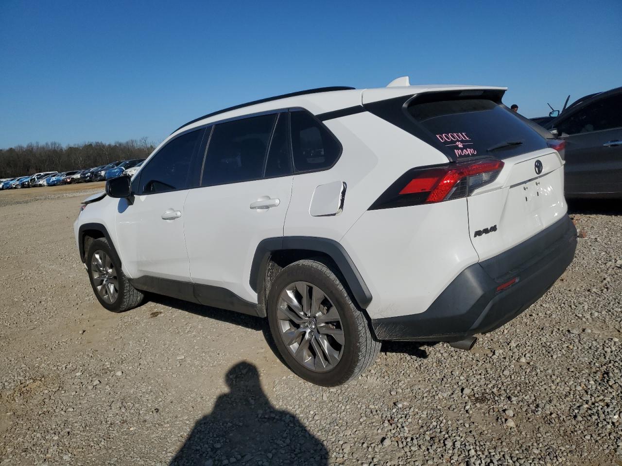 2019 Toyota RAV 4 VIN 2T3H1RFV5KC008411 Copart auction photo, front end damage thumbnail 2