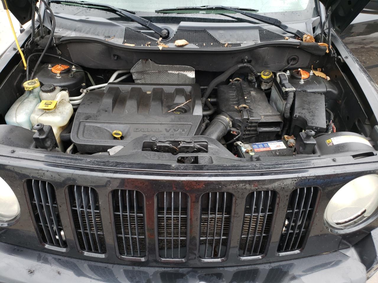 2009 Jeep Liberty (Patriot) VIN 1J4FF28BX9D215458 Copart auction photo, side / minor dent/scratches damage thumbnail 12