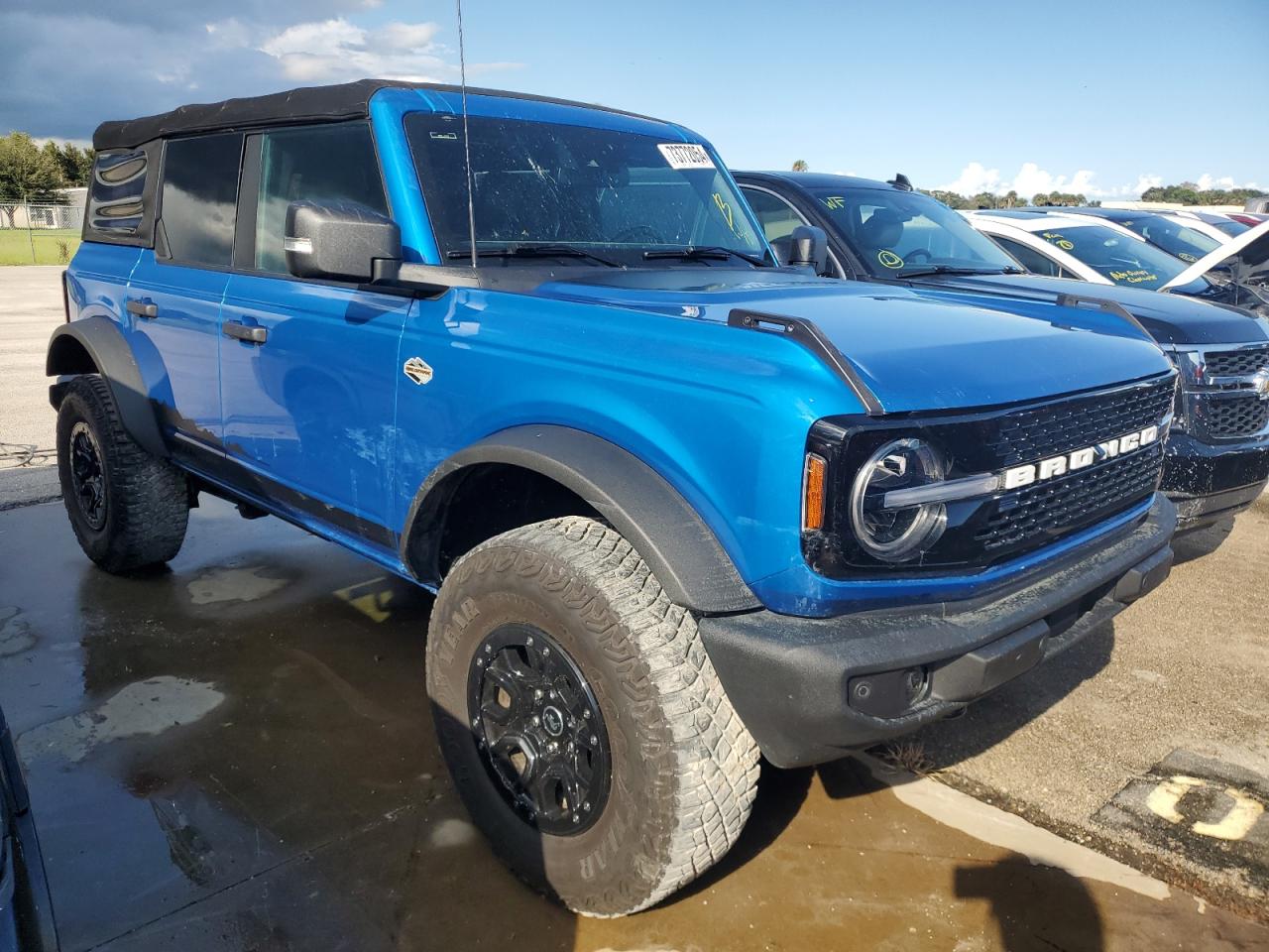2022 Ford Bronco VIN 1FMEE5DP5NLB64616 Copart auction photo, water/flood damage thumbnail 4