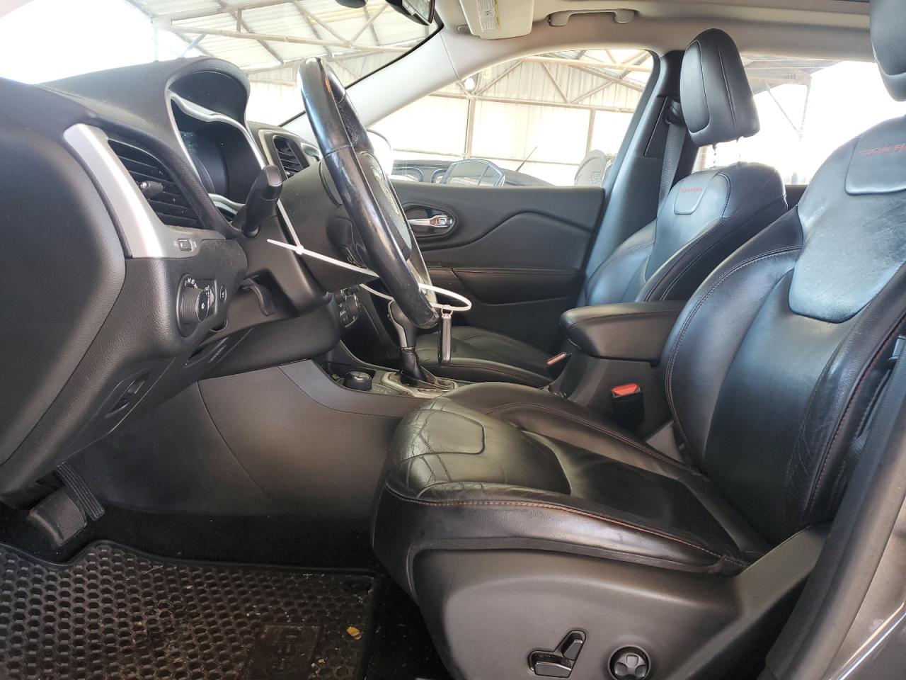2015 Jeep Cherokee VIN 1C4PJMBS8FW577639 Copart auction photo, minor dent/scratches damage thumbnail 7