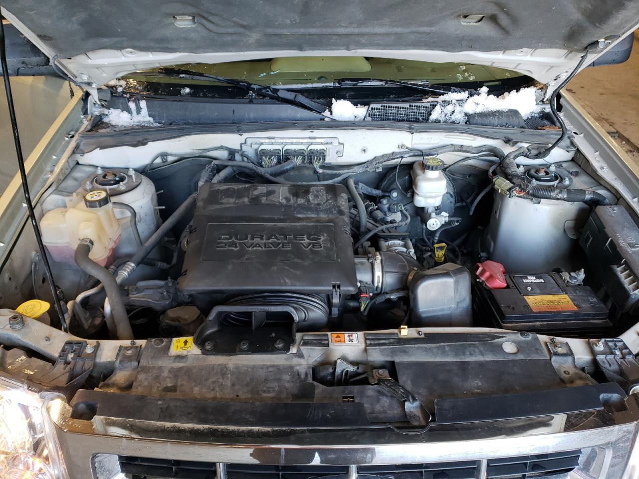 2011 Ford Escape VIN 1FMCU9DG8BKA98517 Copart auction photo, minor dent/scratches damage thumbnail 12