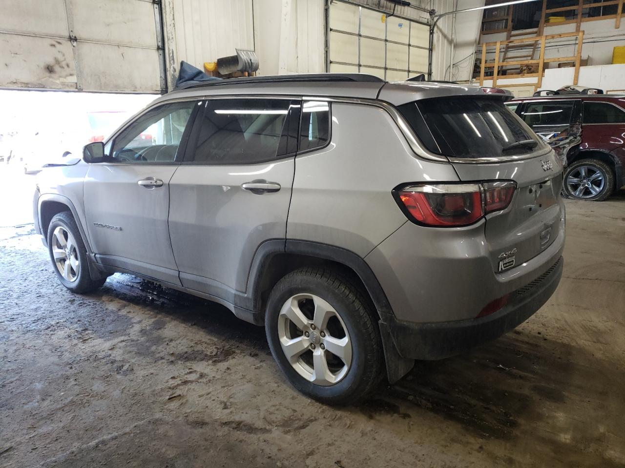 2019 Jeep Compass VIN 3C4NJDBB5KT829001 Copart auction photo, front end damage thumbnail 2