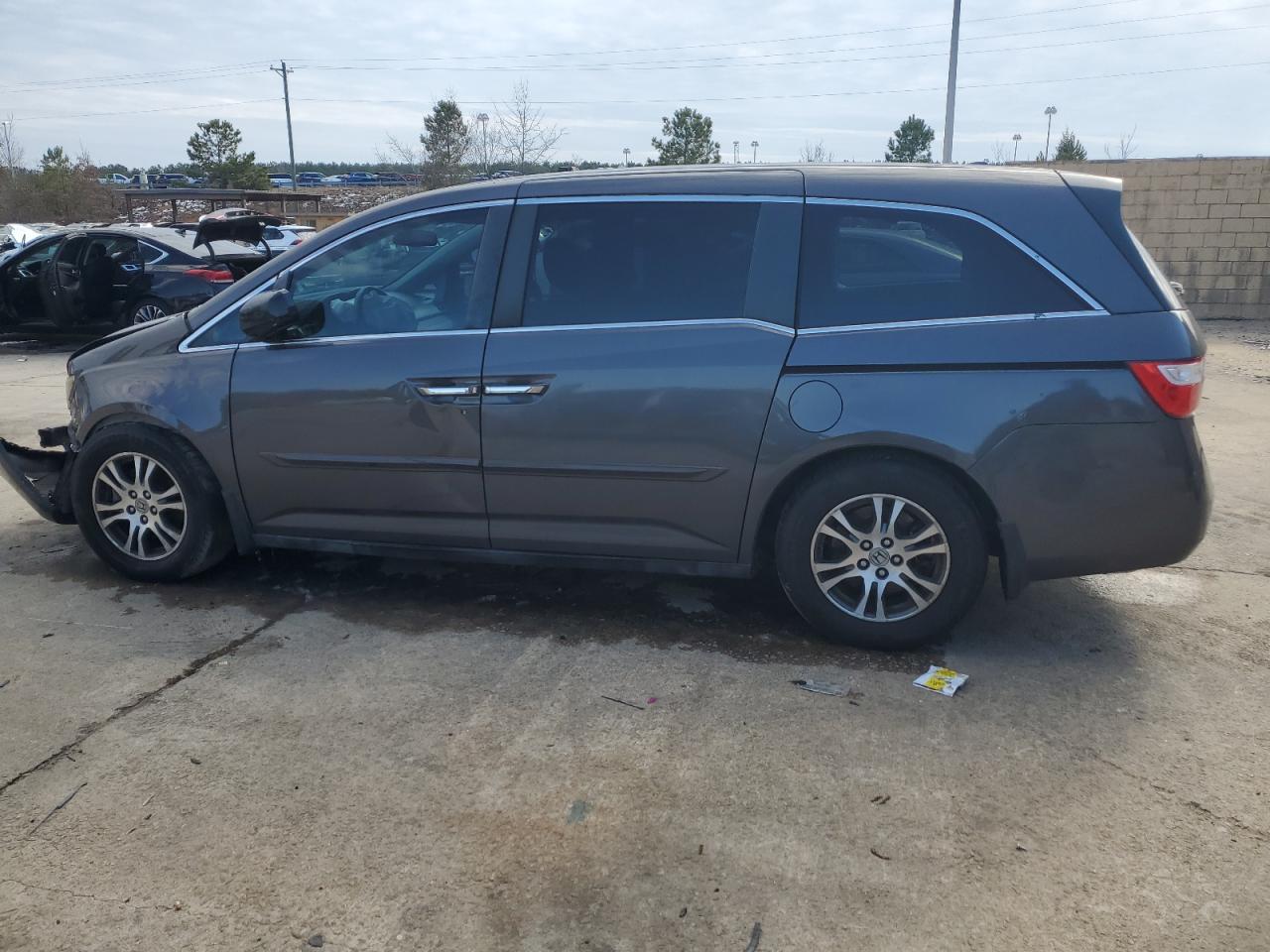 2013 Honda Odyssey VIN 5FNRL5H60DB043541 Copart auction photo, front end damage thumbnail 2