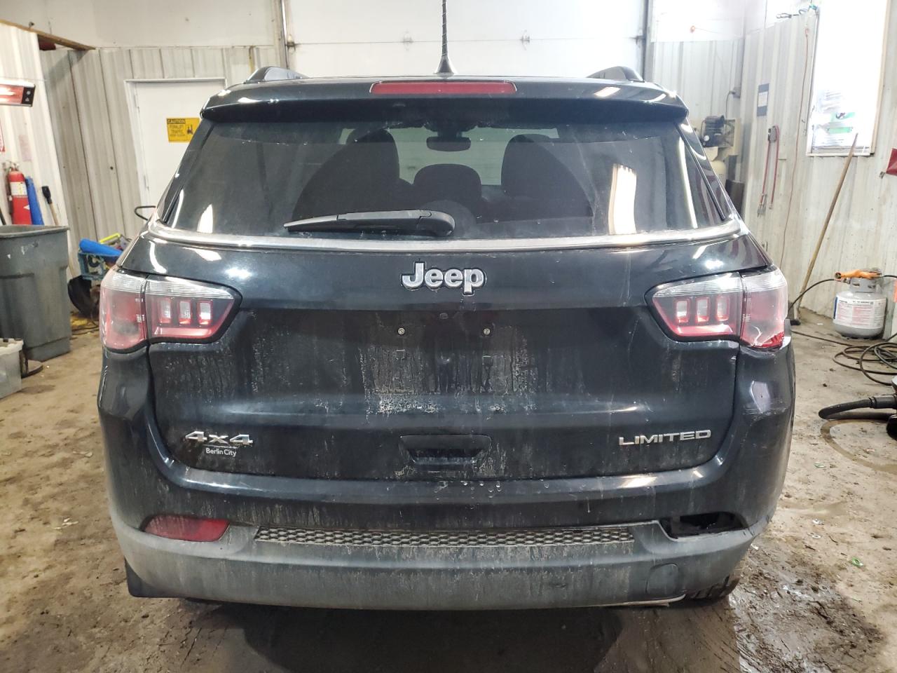 2019 Jeep Compass VIN 3C4NJDCBXKT729183 Copart auction photo, rear end / minor dent/scratches damage thumbnail 6