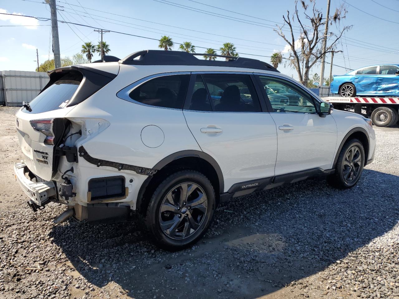 2020 Subaru Outback VIN 4S4BTGKD4L3186889 Copart auction photo, rear end damage thumbnail 3