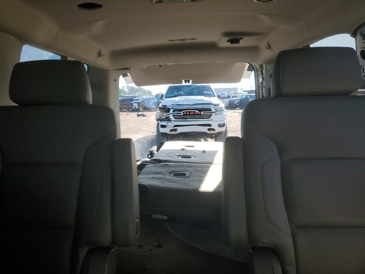 2015 Chevrolet Suburban VIN 1GNSCJKC6FR194168 Copart auction photo, rear end / side damage thumbnail 10