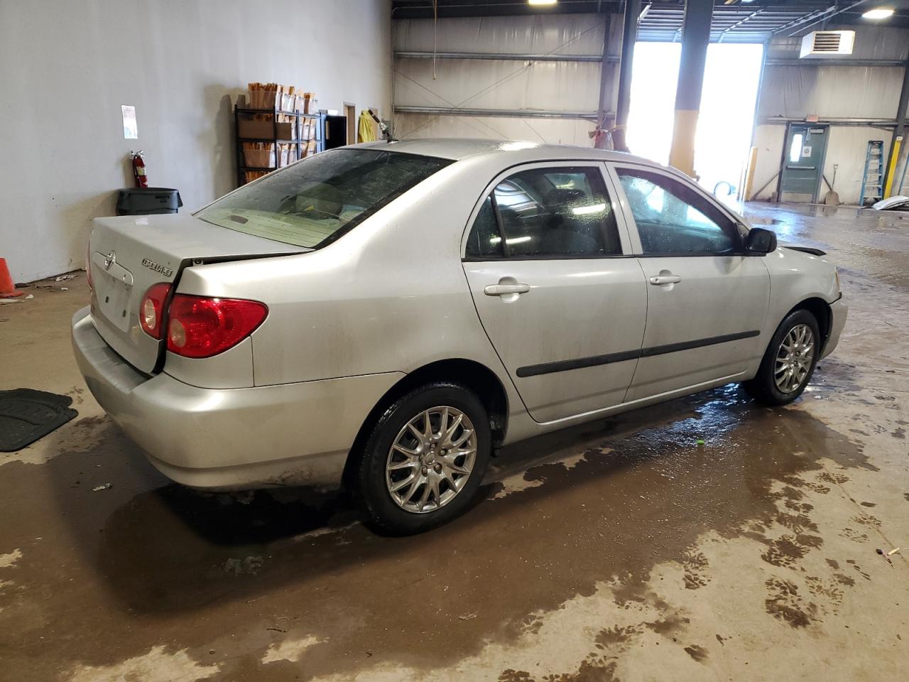 2005 Toyota Corolla VIN 1NXBR32E75Z566290 Copart auction photo, front end / side damage thumbnail 3