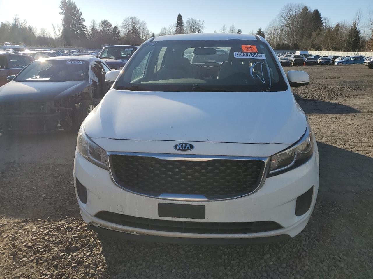 2016 KIA Sedona VIN KNDMA5C15G6150001 Copart auction photo, biohazard/chemical damage thumbnail 5
