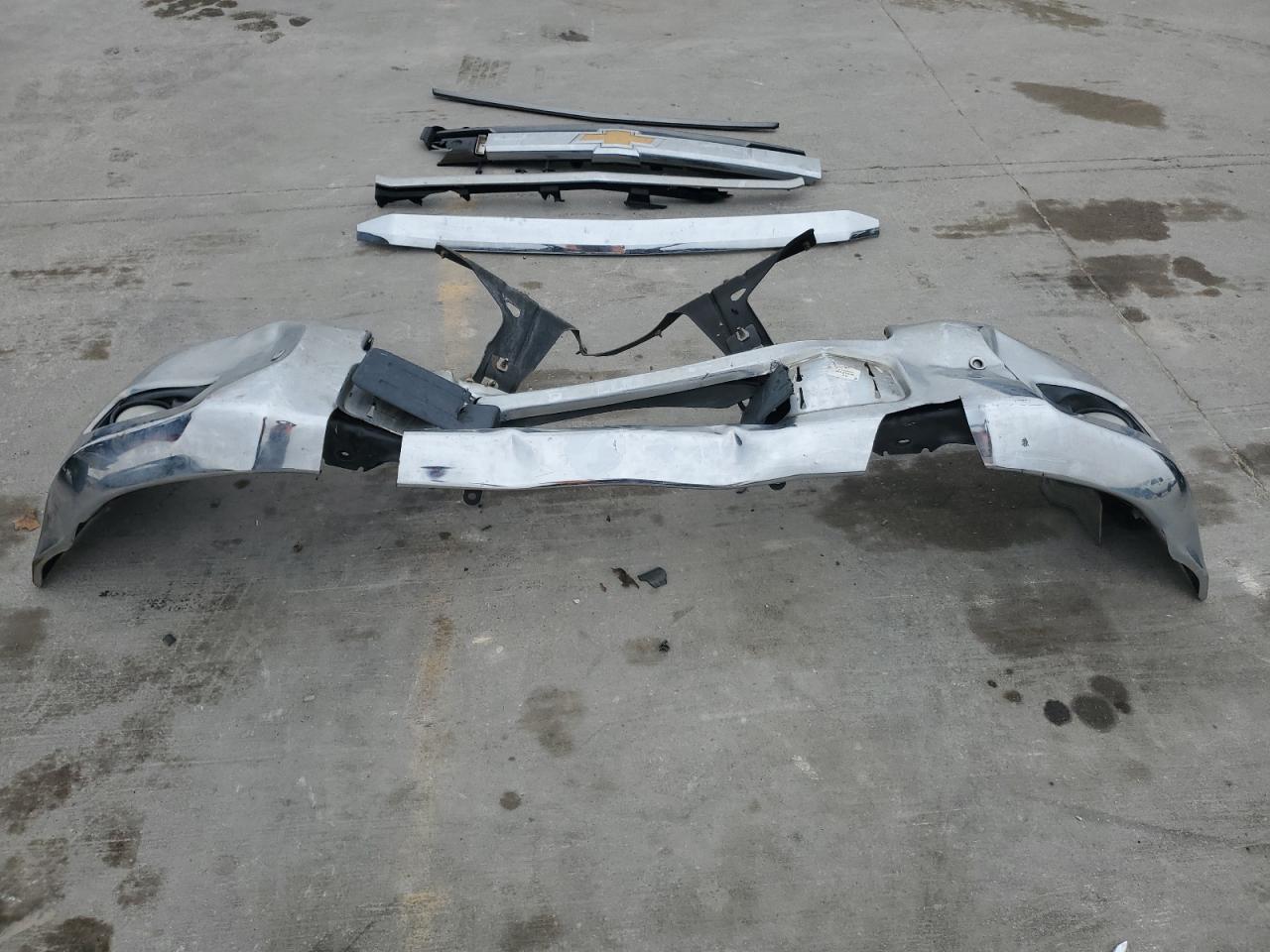 2018 Chevrolet Silverado VIN 1GC1KWEY6JF220161 Copart auction photo, all over damage thumbnail 12