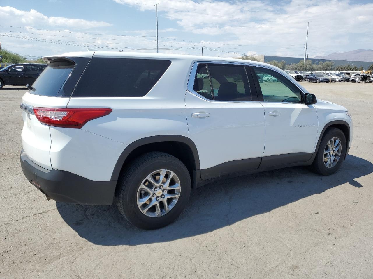 2020 Chevrolet Traverse VIN 1GNERFKWXLJ257835 Copart auction photo, front end / side damage thumbnail 3