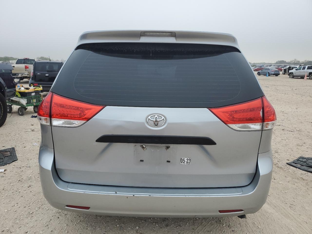 2013 Toyota Sienna VIN 5TDZK3DC5DS369785 Copart auction photo, front end damage thumbnail 6