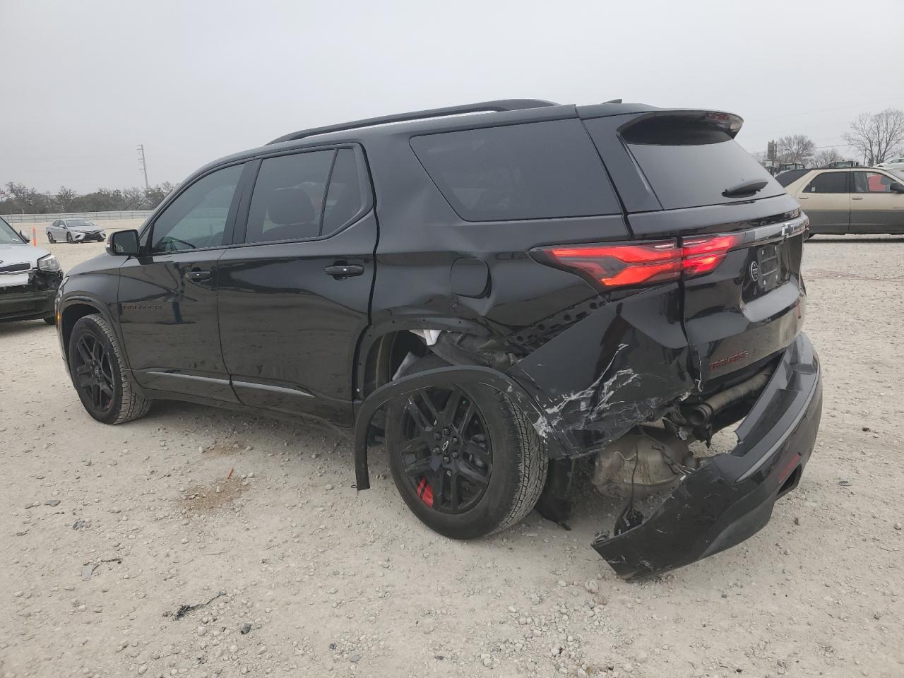 2022 Chevrolet Traverse VIN 1GNERKKW7NJ184791 Copart auction photo, rear end / side damage thumbnail 2