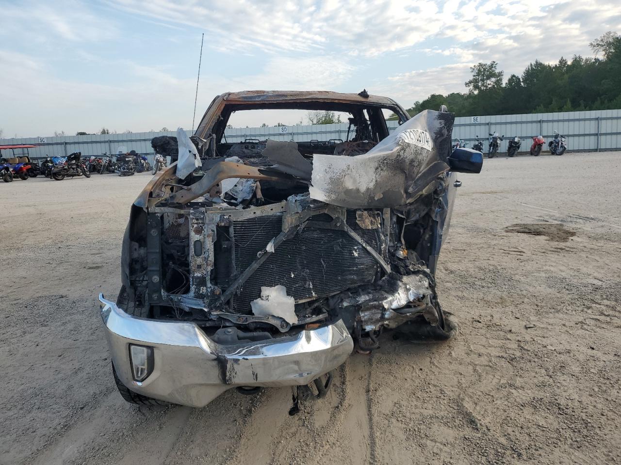 2019 Chevrolet Silverado VIN 2GCVKPEC3K1157041 Copart auction photo, burn damage thumbnail 5