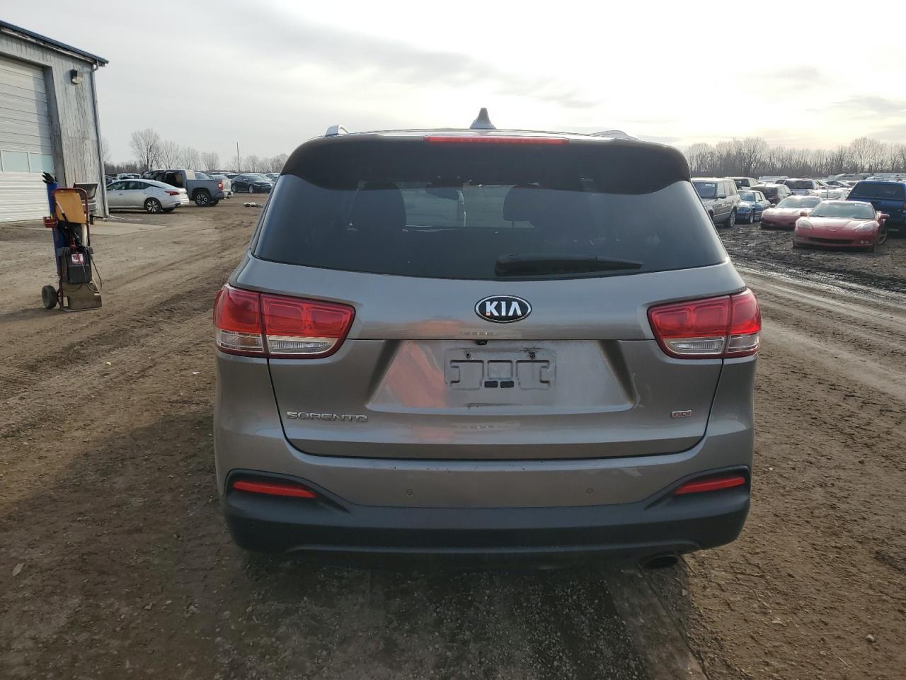 2018 KIA Sorento VIN 5XYPG4A31JG388877 Copart auction photo, front end / side damage thumbnail 6
