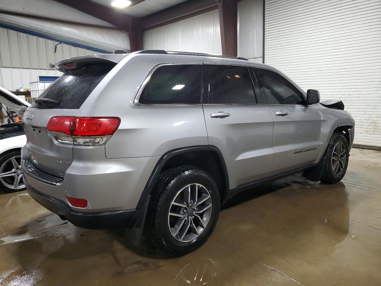 2019 Jeep Grand Cherokee VIN 1C4RJFAG6KC590211 Copart auction photo, front end damage thumbnail 3