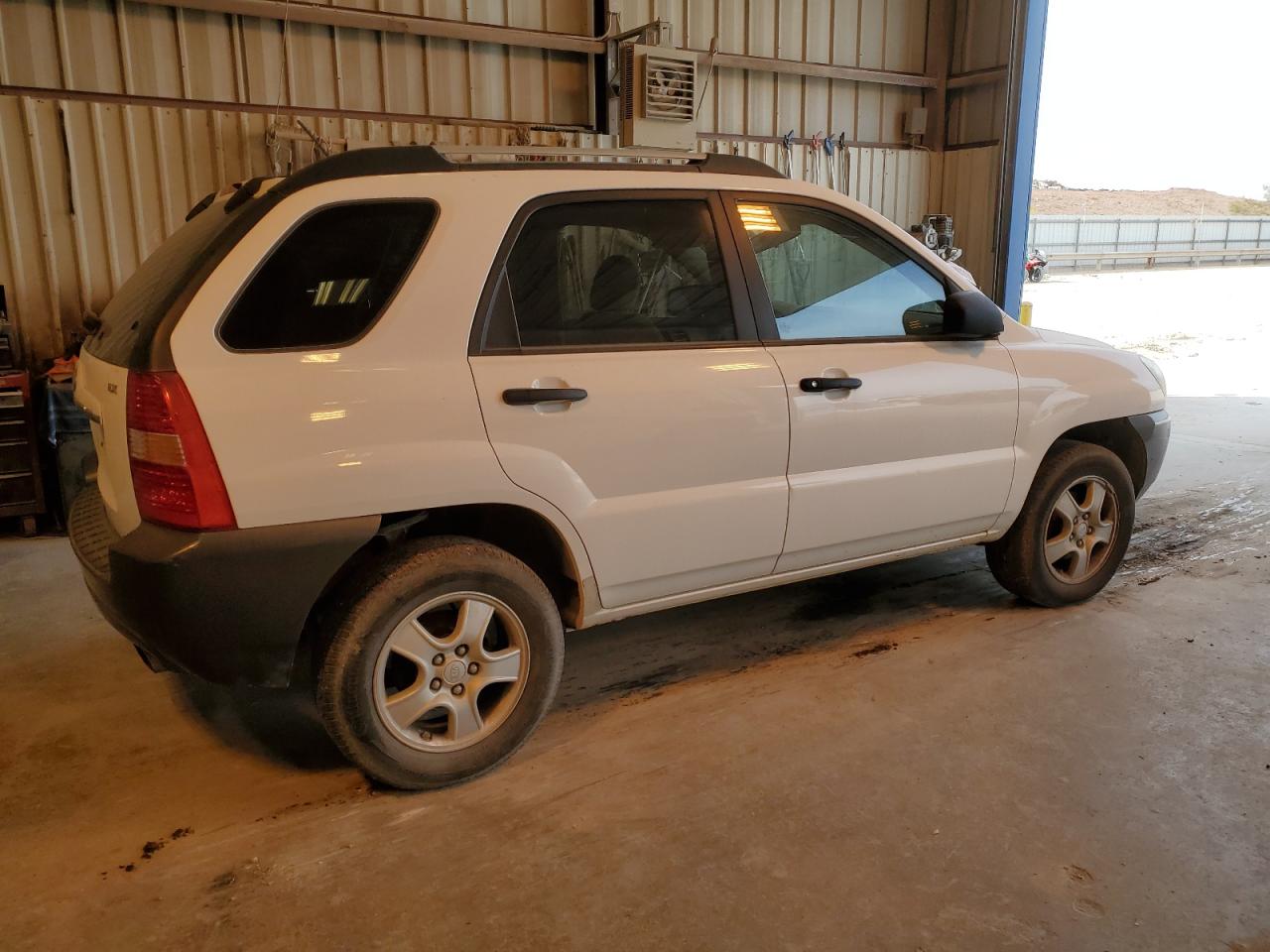 2008 KIA Sportage VIN KNDJF724587458115 Copart auction photo, hail / front end damage thumbnail 3