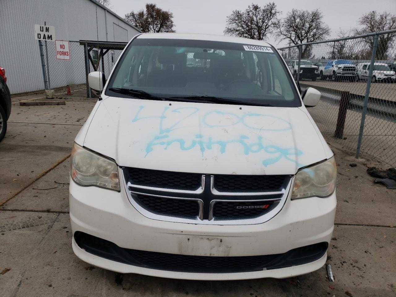 2013 Dodge Caravan VIN 2C4RDGCG8DR502859 Copart auction photo, vandalism damage thumbnail 5