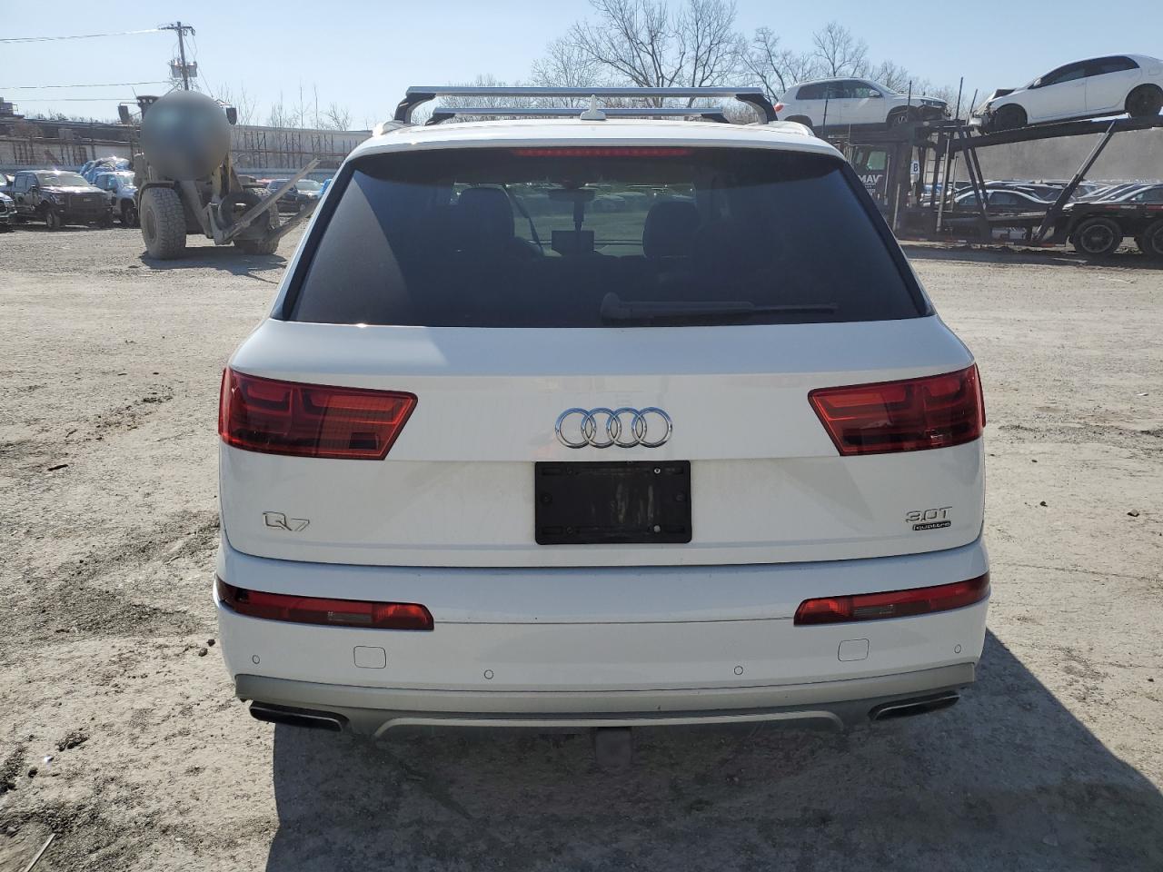 2017 Audi Q7 VIN WA1LAAF72HD029938 Copart auction photo, front end damage thumbnail 6
