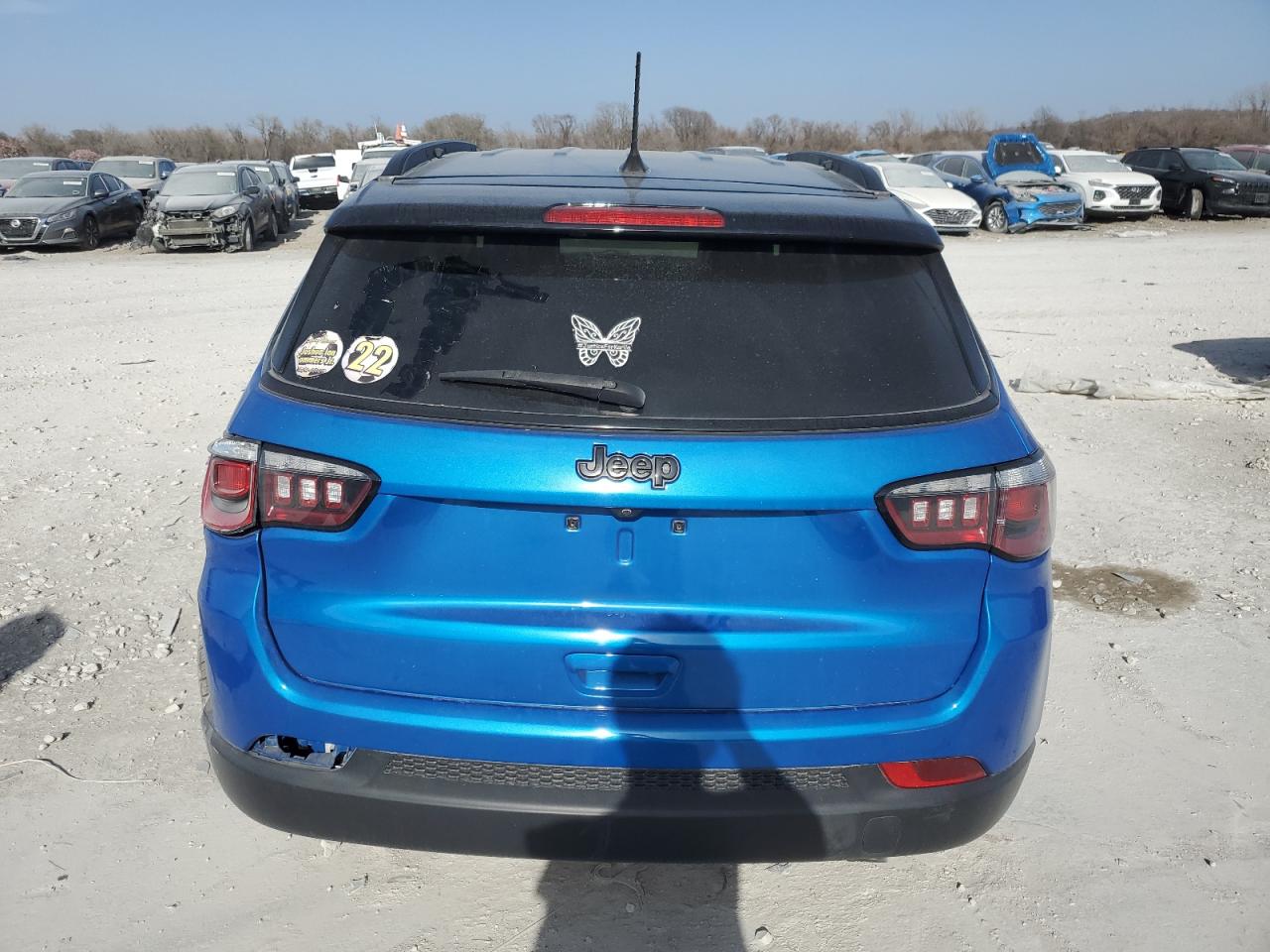 2019 Jeep Compass VIN 3C4NJCBB8KT692274 Copart auction photo, side / rear end damage thumbnail 6