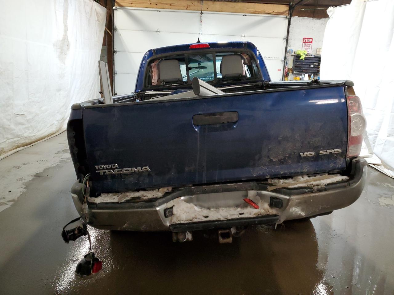 2015 Toyota Tacoma VIN 5TFUU4EN4FX135984 Copart auction photo, all over damage thumbnail 6
