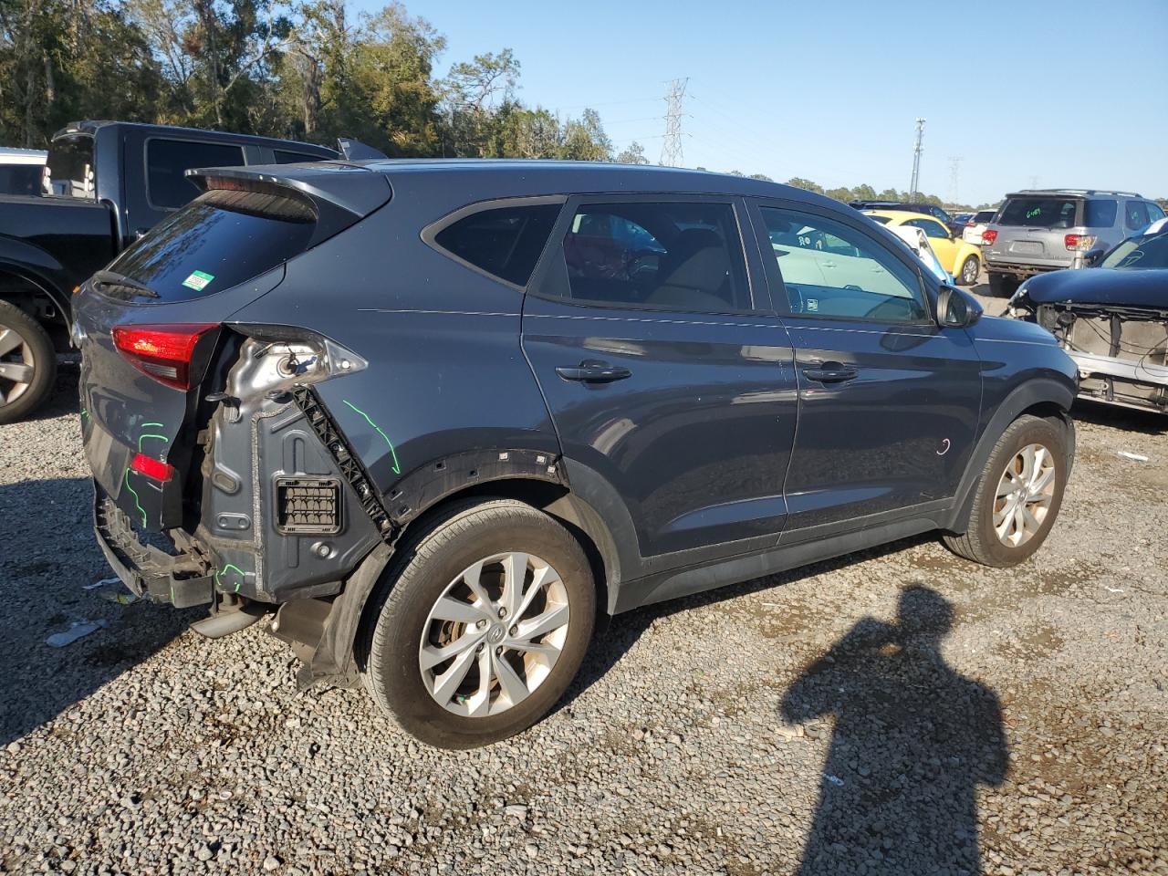 2020 Hyundai Tucson VIN KM8J23A49LU109552 Copart auction photo, all over damage thumbnail 3