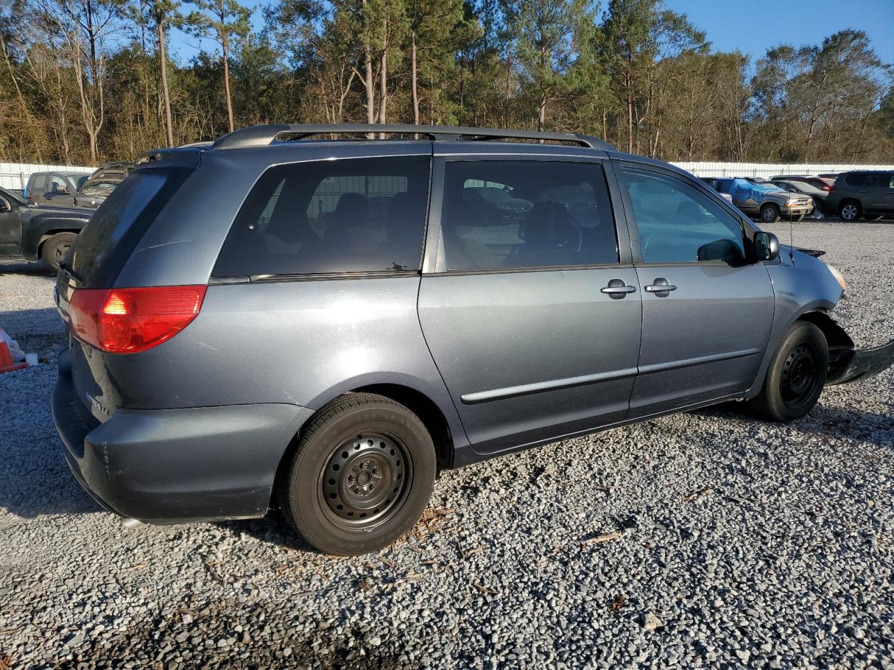 2009 Toyota Sienna VIN 5TDZK23C79S244712 Copart auction photo, front end damage thumbnail 3