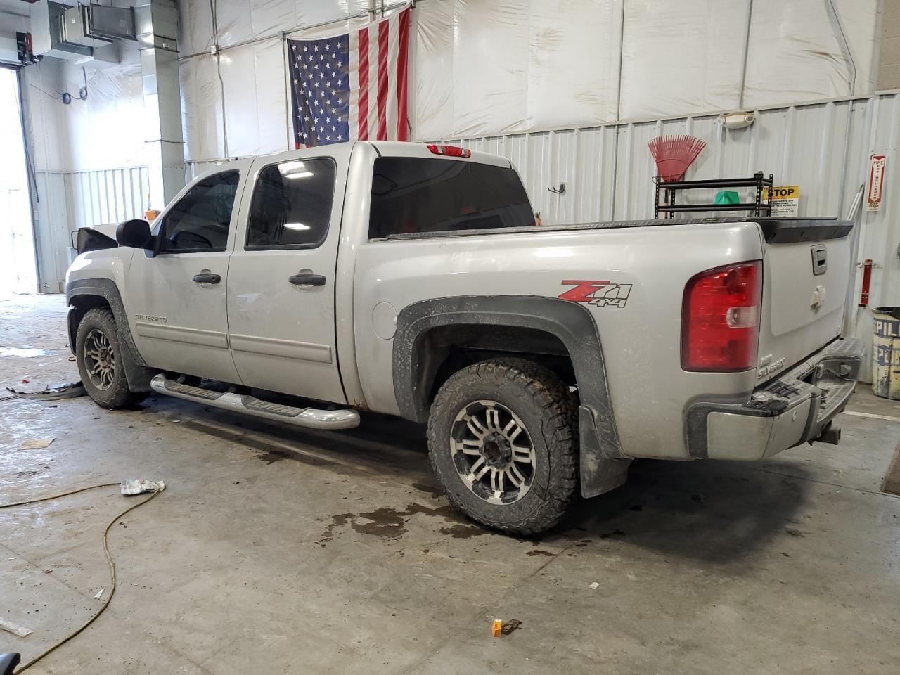2011 Chevrolet Silverado VIN 3GCPKSE38BG392425 Copart auction photo, front end damage thumbnail 2