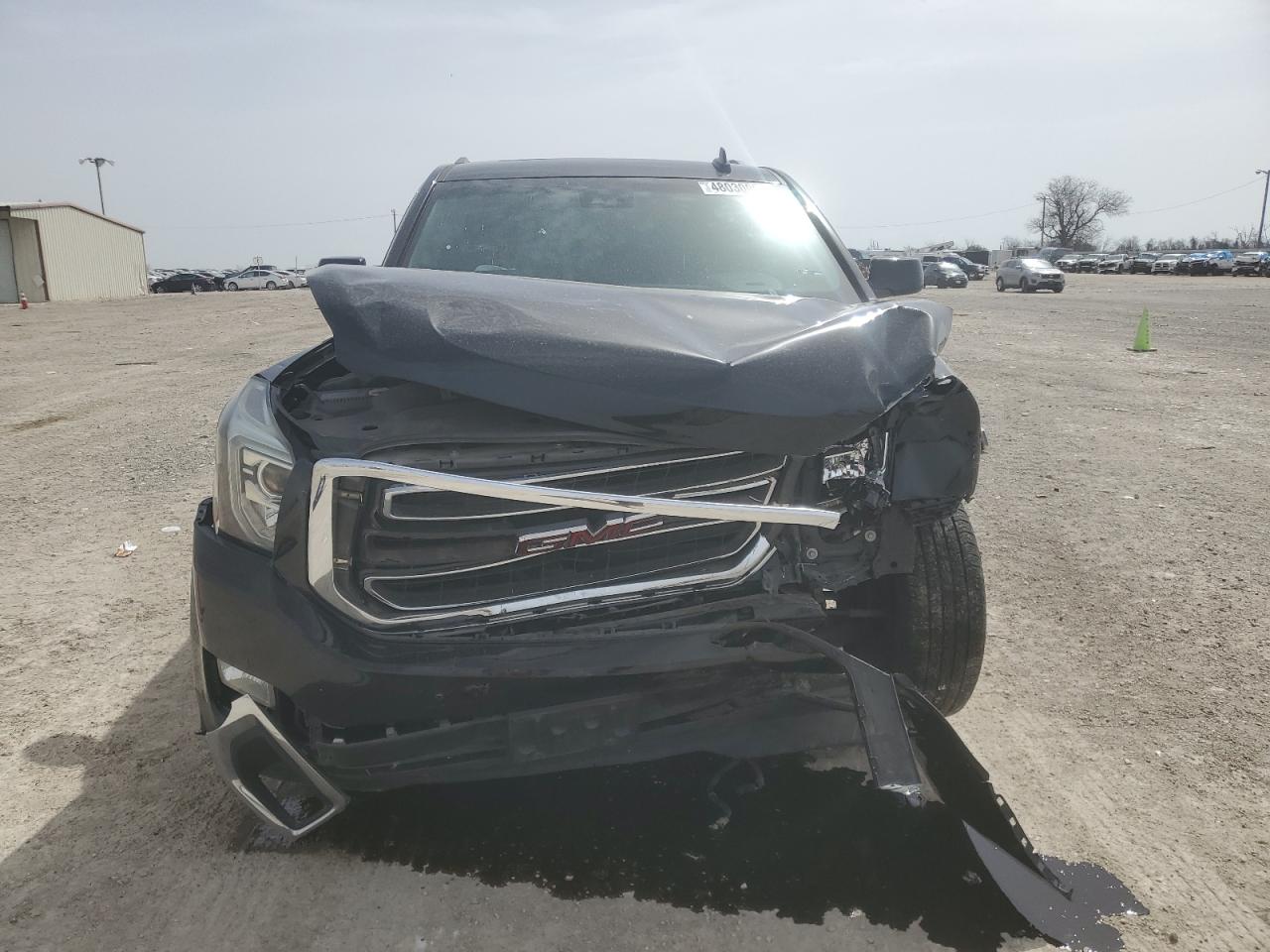 2019 GMC Yukon VIN 1GKS2BKC5KR166412 Copart auction photo, front end / side damage thumbnail 5