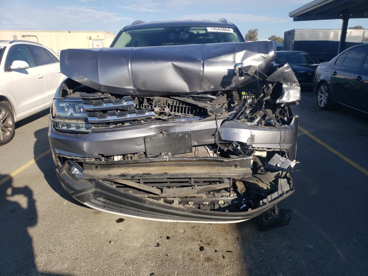 2018 Volkswagen Atlas VIN 1V2DR2CA5JC510575 Copart auction photo, front end damage thumbnail 5
