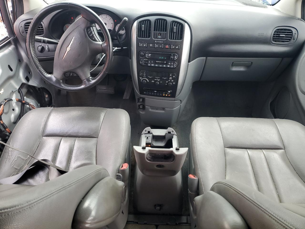 2006 Chrysler Town & Country VIN 2A4GP54LX6R915538 Copart auction photo, side damage thumbnail 8
