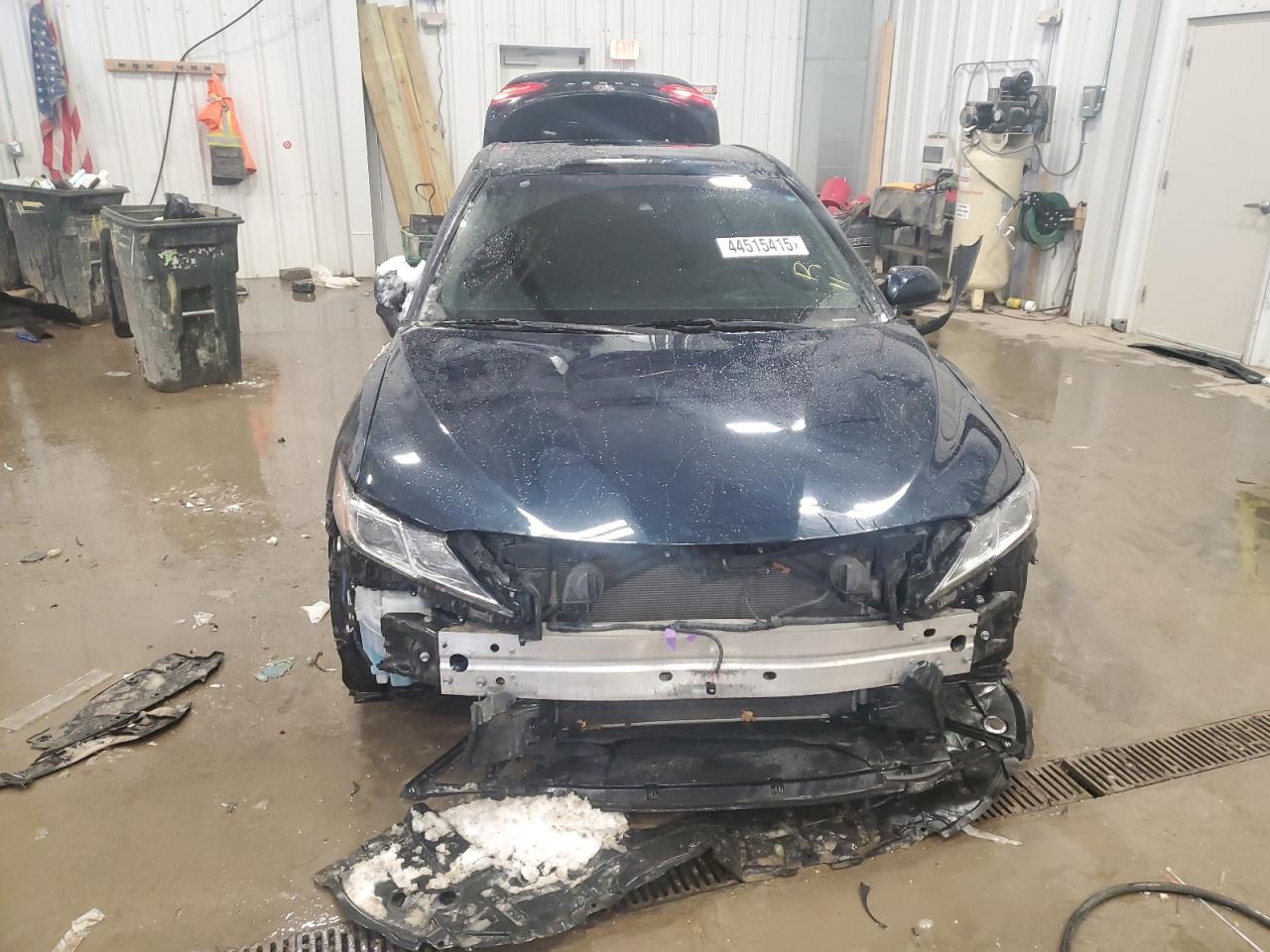 2018 Toyota Camry VIN 4T1B11HK2JU623983 Copart auction photo, front end / rear end damage thumbnail 5