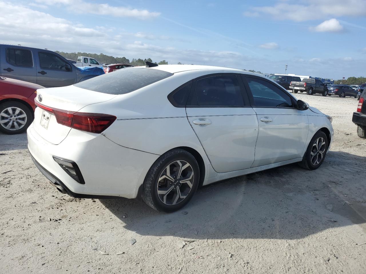 2019 KIA Forte VIN 3KPF24AD6KE058363 Copart auction photo, front end / side damage thumbnail 3