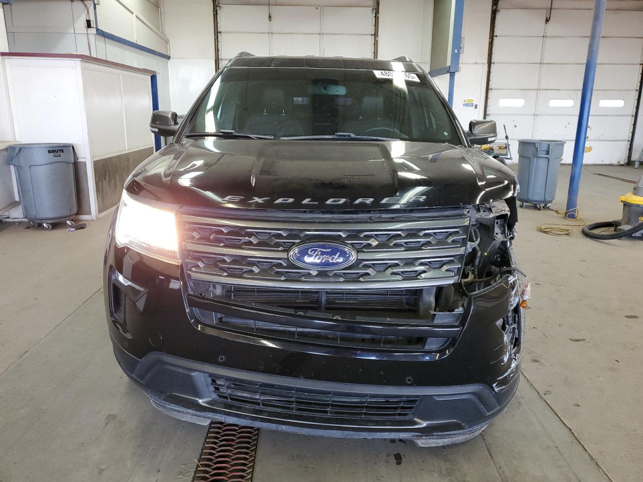 2018 Ford Explorer VIN 1FM5K8D8XJGA35180 Copart auction photo, front end / side damage thumbnail 5
