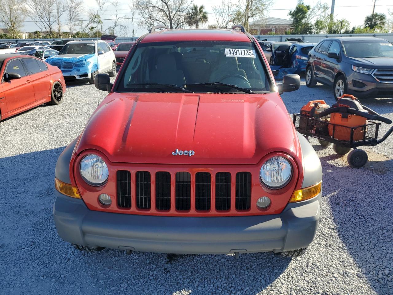2005 Jeep Liberty (North America) VIN 1J4GL48K55W529106 Copart auction photo, normal wear damage thumbnail 5